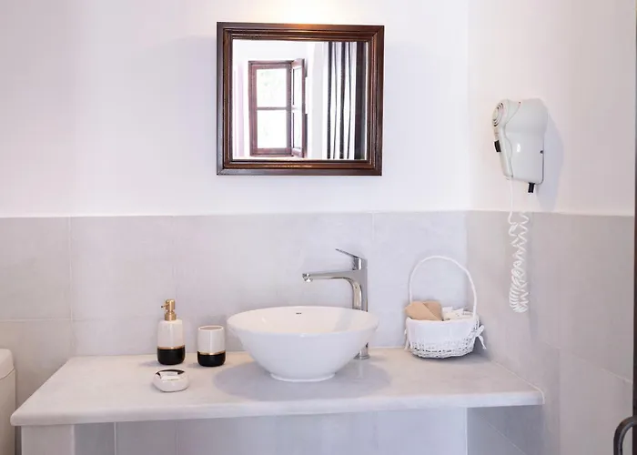 Delion Sea מלון Kamári